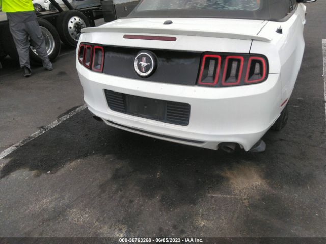 1ZVBP8EM4E5242585 Ford Mustang V6