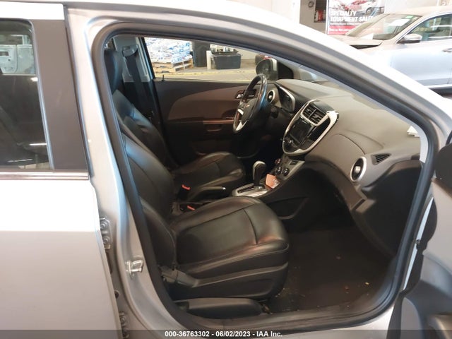 Chevrolet Sonic Premier 2018 1G1JF5SB7J4138216 Image 5