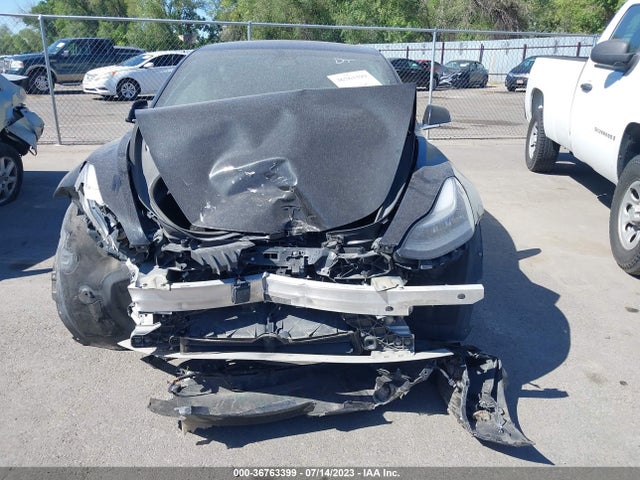 Tesla Model 3 Long Range 2018 5YJ3E1EB7JF099126 Image 3