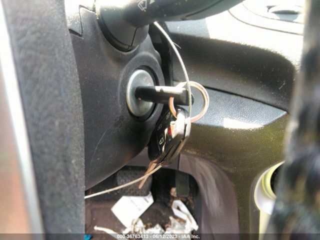 3FADP4EJ2FM211413 Ford FIESTA SE