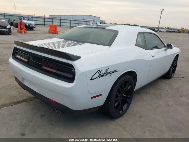 2C3CDZAG2GH184840 Dodge Challenger Sxt Plus