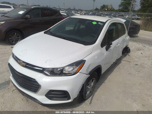Chevrolet TRAX LS 2020 KL7CJNSB0LB065796 Image 2