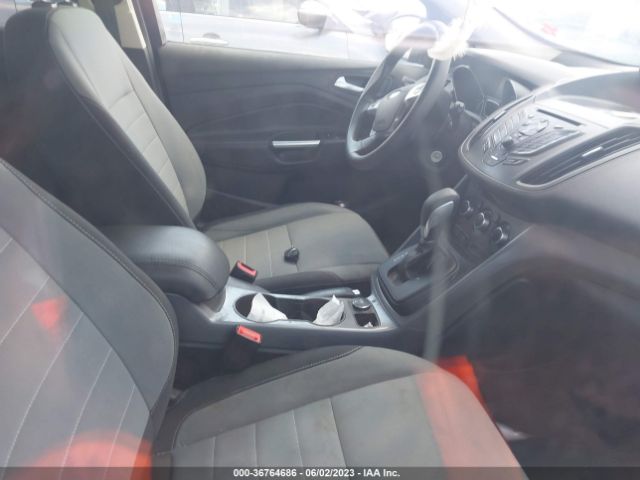 1FMCU0GX5GUA10090 Ford ESCAPE SE