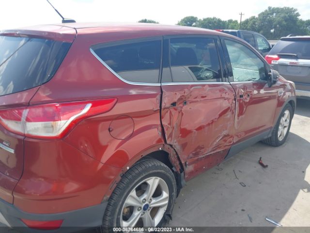 1FMCU0GX5GUA10090 Ford ESCAPE SE