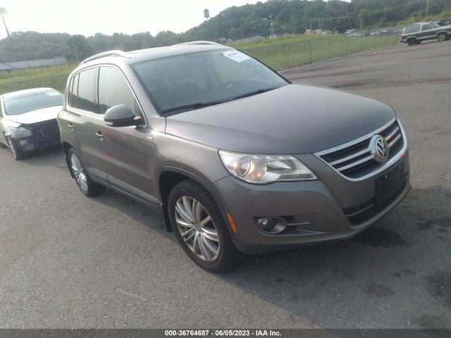 2010 VOLKSWAGEN TIGUAN WOLFSBURG VIN: WVGAV7AX9AW002379