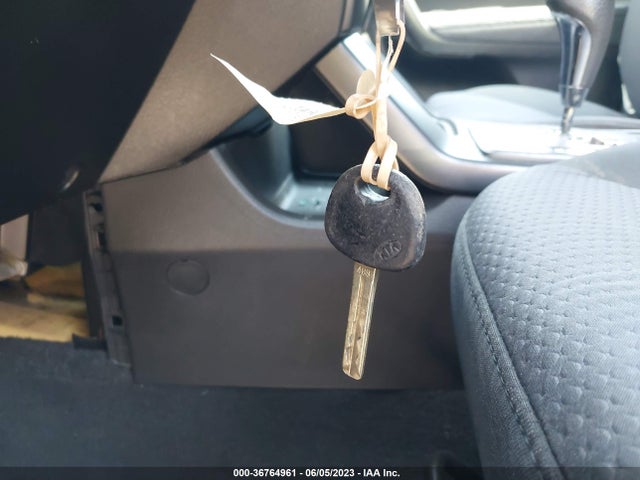 2012 KIA SORENTO LX VIN: 5XYKT4A66CG202785