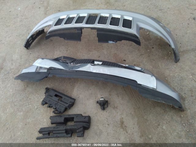 1C4RJFCTXFC757380 Jeep Grand Cherokee Overland