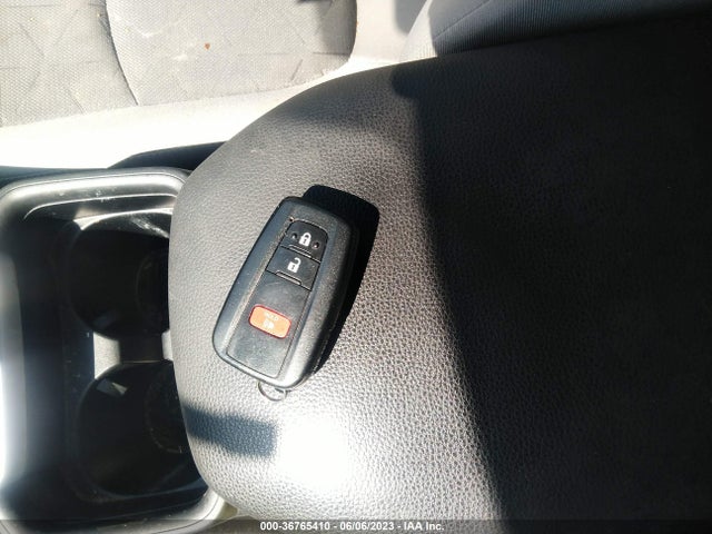 Toyota Rav4 Xle 2019 JTMW1RFV3KD028921 Image 3