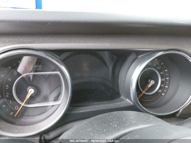 1C4HJXDG4JW285204 Jeep Wrangler Unlimited Sport S