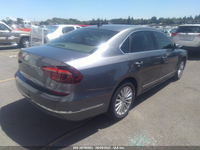 1VWBT7A39HC077961 Volkswagen Passat 1.8t Se