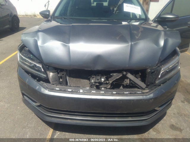 1VWBT7A39HC077961 Volkswagen Passat 1.8t Se