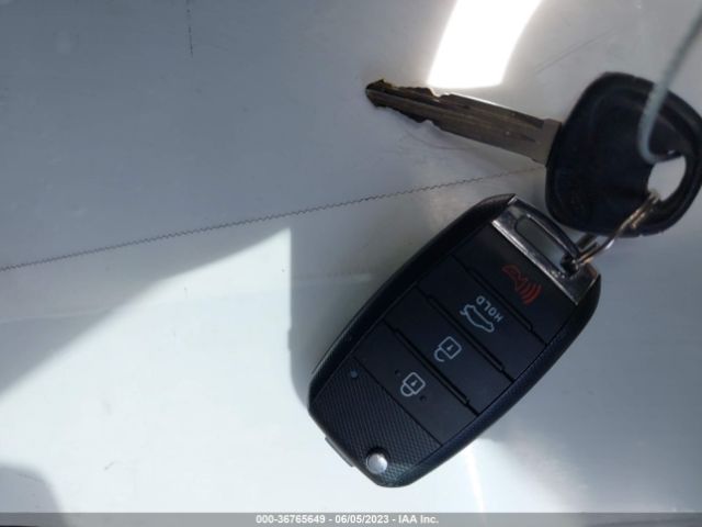 KNAFX4A69F5270126 KIA FORTE LX