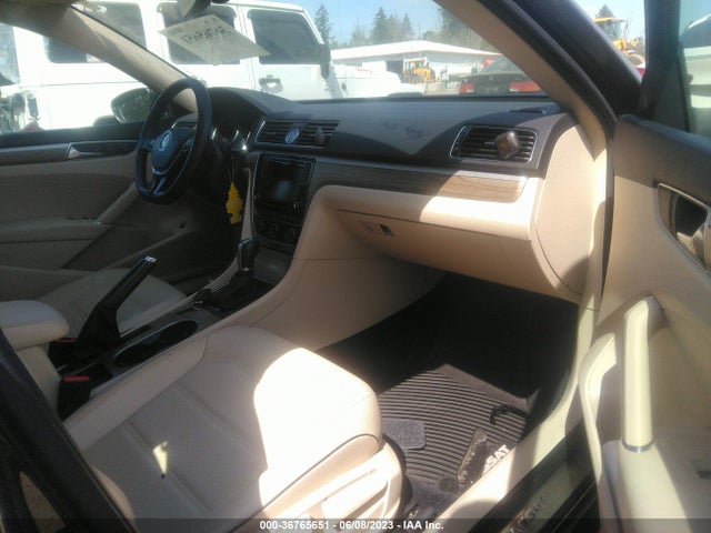 1VWGT7A33HC024856 Volkswagen Passat 1.8t Se W/technology
