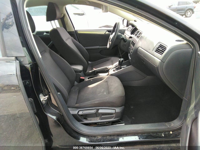 3VWD17AJXFM270063 Volkswagen Jetta Sedan 1.8t Se