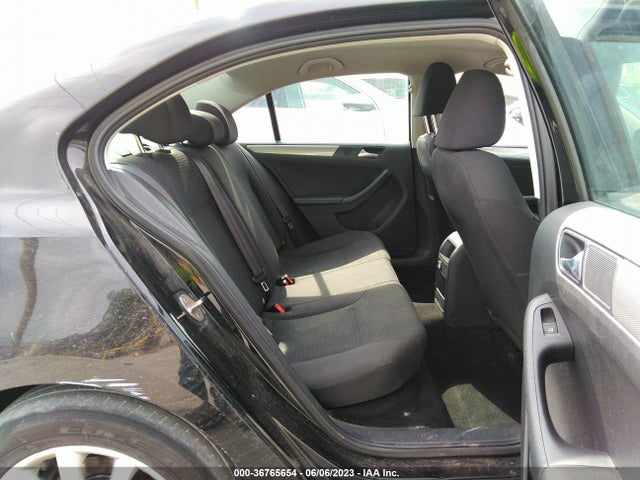 3VWD17AJXFM270063 Volkswagen Jetta Sedan 1.8t Se