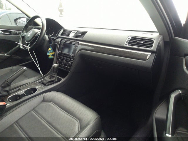 1VWBT7A30HC064550 Volkswagen Passat 1.8t Se