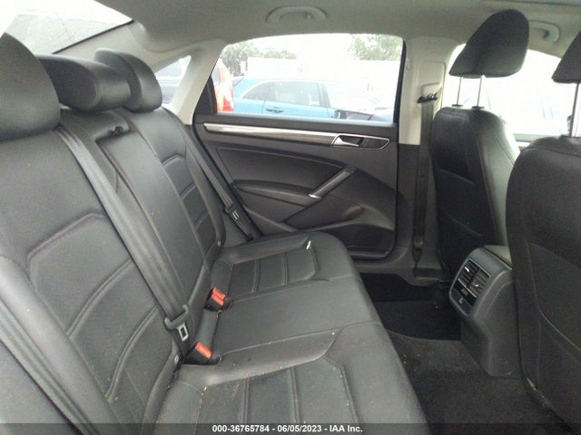 1VWBT7A30HC064550 Volkswagen Passat 1.8t Se
