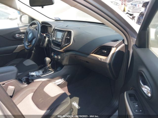 1C4PJLAB1HW667200 Jeep Cherokee Altitude