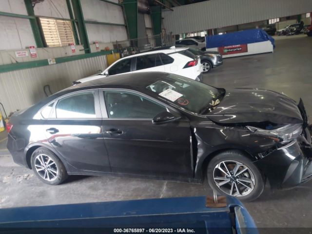 3KPF24AD1NE450395 KIA Forte Lxs