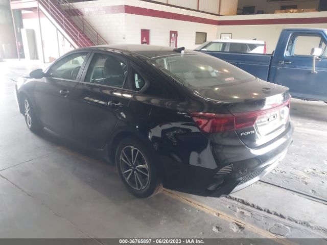 3KPF24AD1NE450395 KIA Forte Lxs