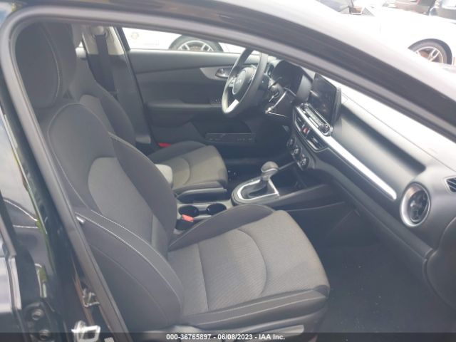 3KPF24AD1NE450395 KIA Forte Lxs