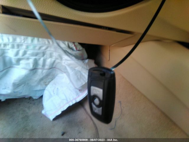 WBA3C3C56FK200839 BMW 3 Series 320i Xdrive