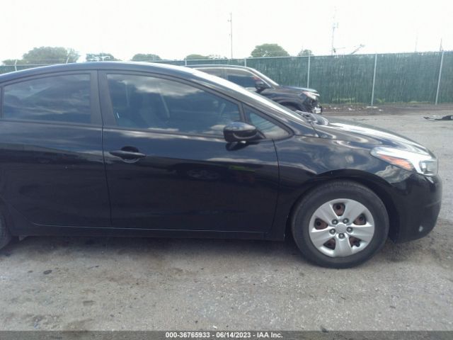 3KPFK4A78HE013847 KIA FORTE LX