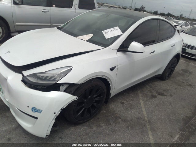 Tesla Model Y Long Range 2021 5YJYGDEE0MF161322 Image 2