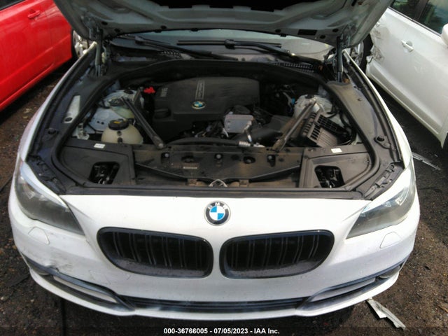 BMW 528i Xdrive 2015 WBA5A7C51FD622477 Image 9