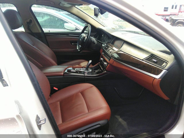BMW 528i Xdrive 2015 WBA5A7C51FD622477 Image 4