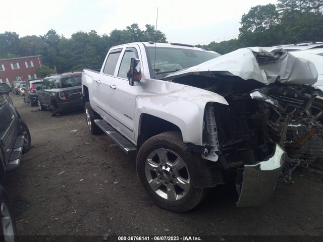 2018 1GC1KWEY8JF207086 main image
