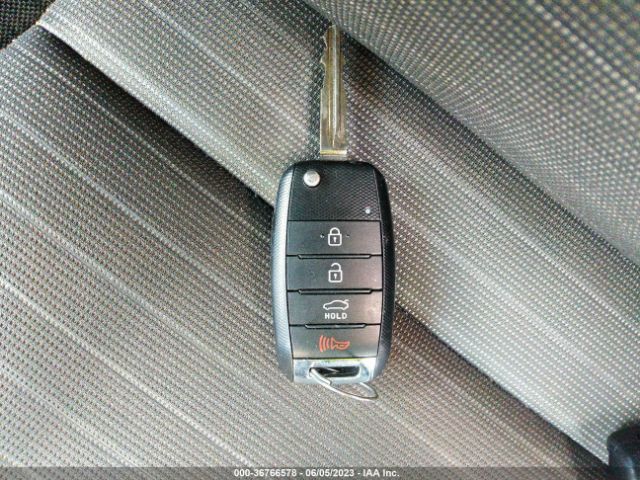 KNAFK5A82G5636547 KIA Forte 5-door Lx