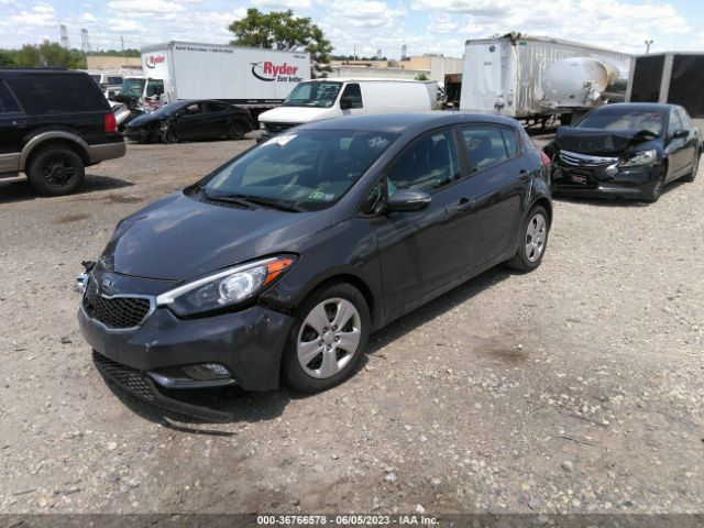 KNAFK5A82G5636547 KIA Forte 5-door Lx
