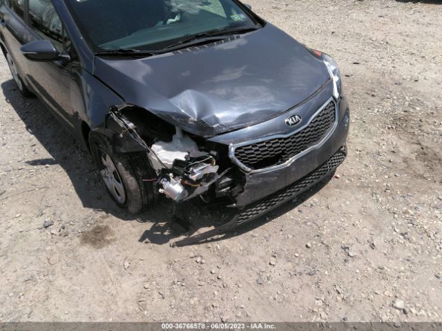 KNAFK5A82G5636547 KIA Forte 5-door Lx