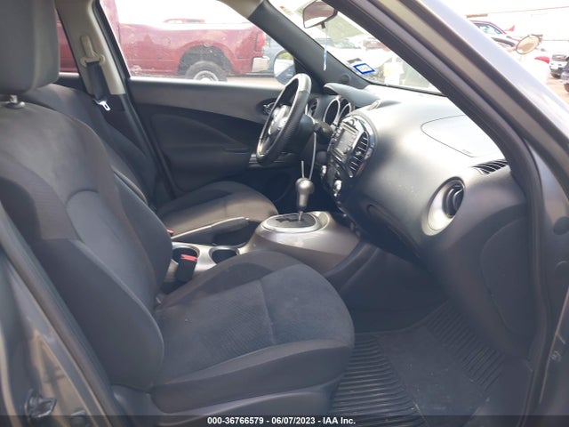 2011 NISSAN JUKE SV VIN: JN8AF5MR2BT022354