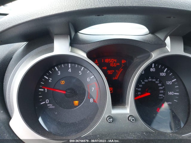 2011 NISSAN JUKE SV VIN: JN8AF5MR2BT022354