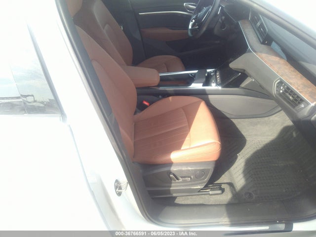 2022 Audi e-tron, VIN: WA1AAAGE3NB010410