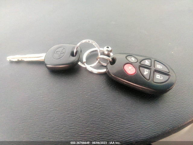 2012 TOYOTA SIENNA SE VIN: 5TDXK3DC5CS218614