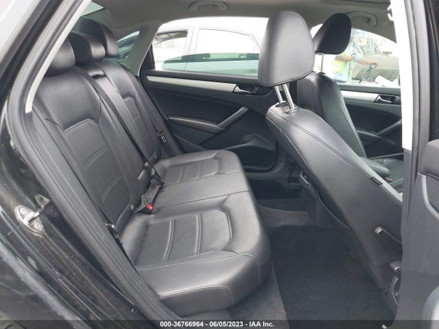 2013 VOLKSWAGEN PASSAT SE W/SUNROOF & NAV VIN: 1VWBP7A34DC063030