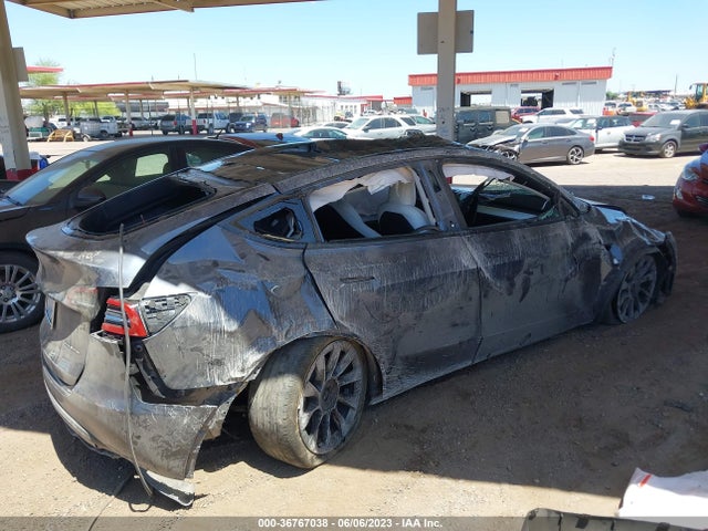 Tesla Model Y Long Range 2022 7SAYGDEE4NF354125 Image 4
