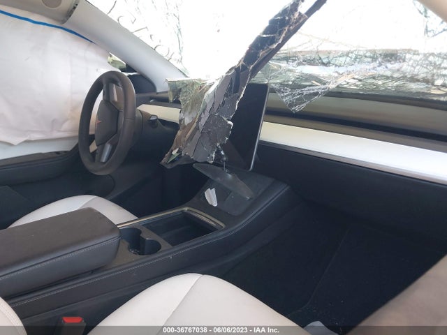 Tesla Model Y Long Range 2022 7SAYGDEE4NF354125 Image 5