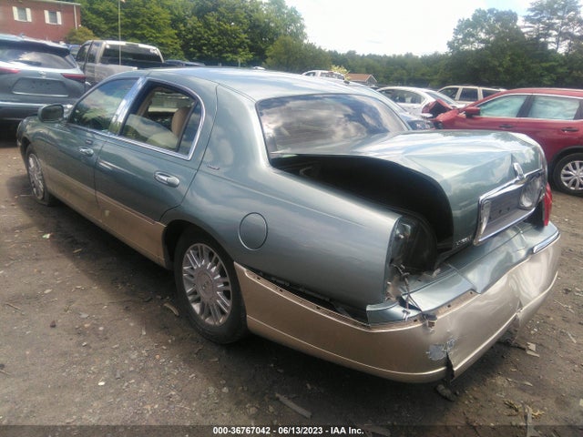 2006 LINCOLN TOWN CAR DESIGNER SERIES VIN: 1LNHM83W16Y609920