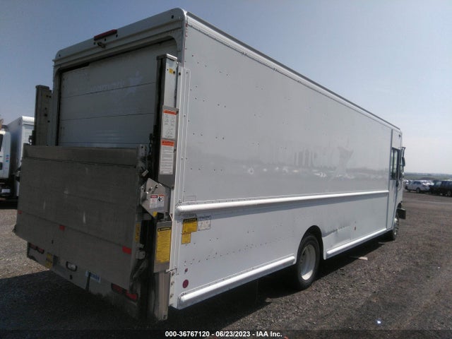2014 Freightliner MT 55G FRONT GASOLINE ENGINE WALK IN VAN CHASSIS, VIN: 4UZAC3DV3ECFW4491