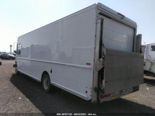 2014 Freightliner MT 55G FRONT GASOLINE ENGINE WALK IN VAN CHASSIS, VIN: 4UZAC3DV3ECFW4491