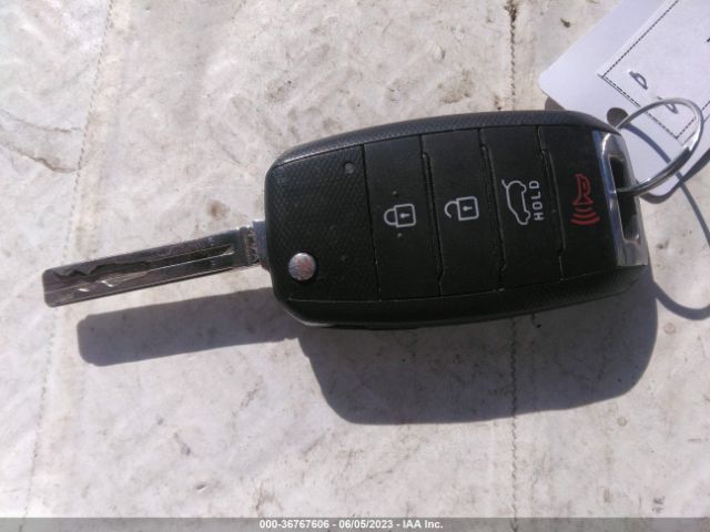 KNDJN2A2XF7750877 KIA Soul Base