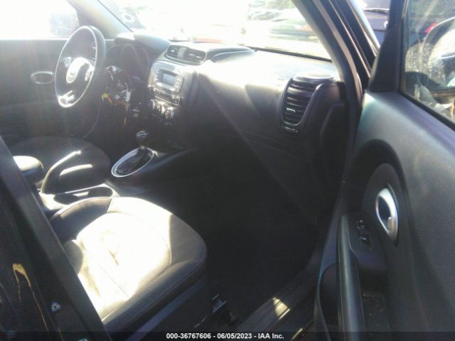 KNDJN2A2XF7750877 KIA Soul Base