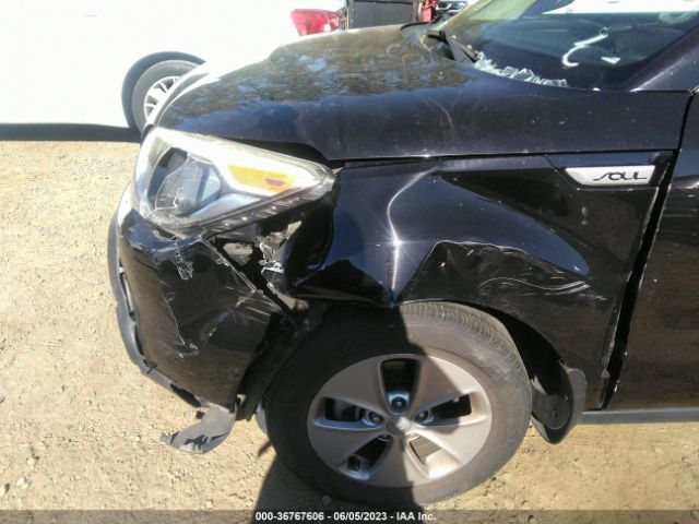 KNDJN2A2XF7750877 KIA Soul Base