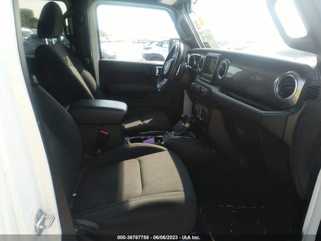 1C4HJXEN3MW591988 Jeep Wrangler Unlimited Sahara