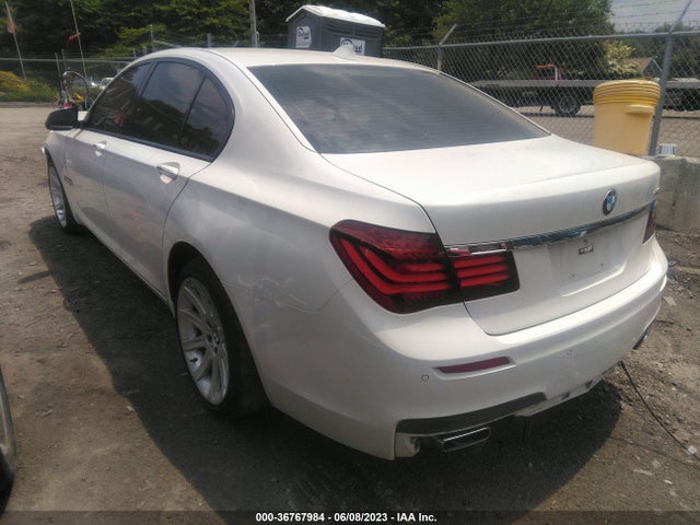 2015 BMW Alpina B7, VIN: WBAYA8C52FD825526