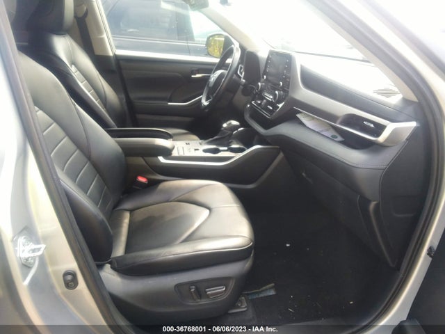 2021 TOYOTA HIGHLANDER XLE VIN: 5TDGZRAH5MS040400